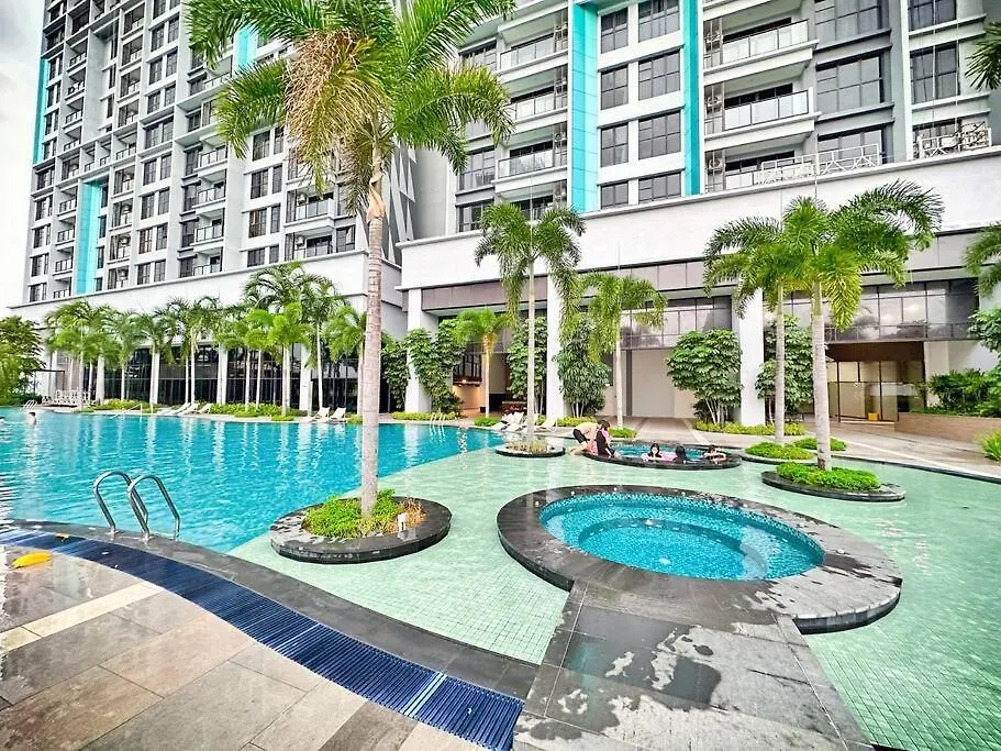 2R2B*1-6+1 Pax*Kl City*10Mins-Klcc Kuala Lumpur Malaysia